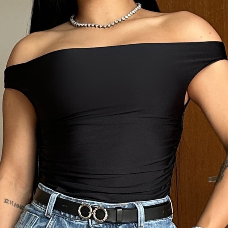 Blusa Feminina Ombro a Ombro Suplex Poliamida Ciganinha Elegante Dia a Dia Confortável