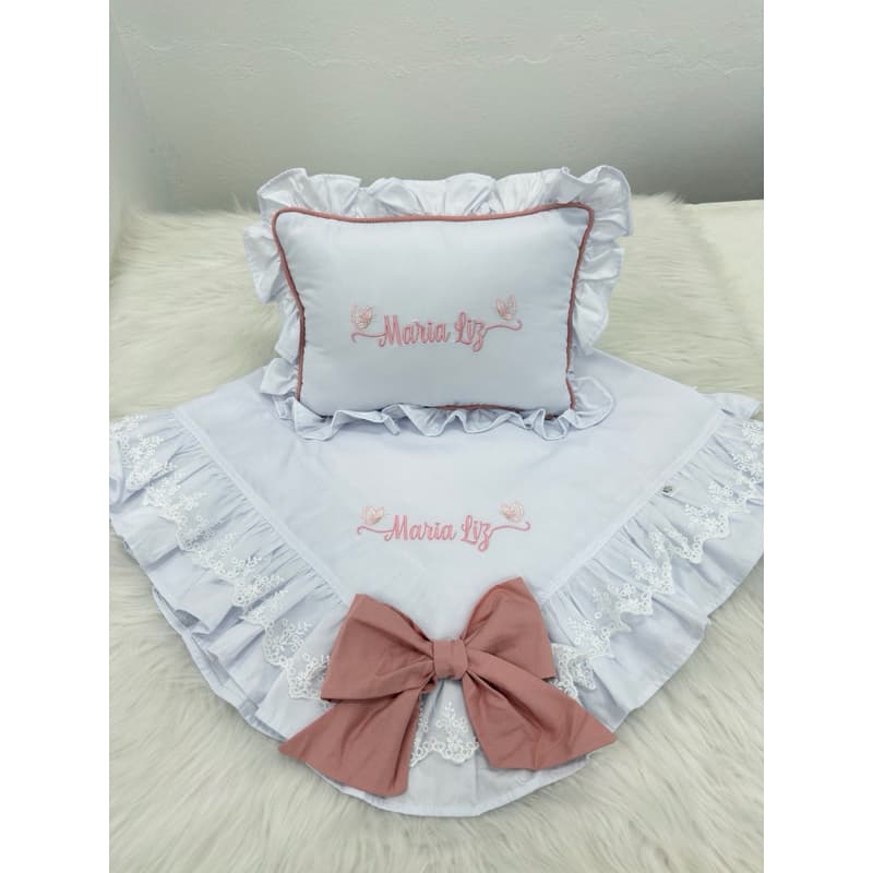 PRONTA ENTREGA - Envio Imediato• kit materno Manta 100x100 com babasos e renda + Almofada babados