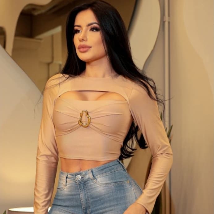 Blusa Cropped Manga Longa Fivela com Decote em Suplex Premium