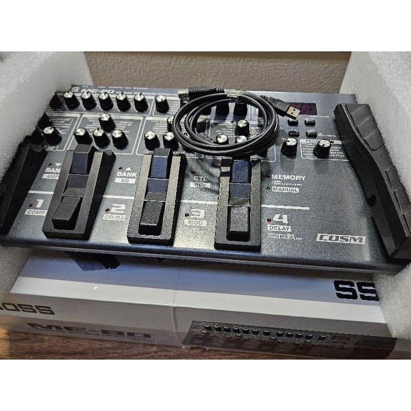 Pedaleira Boss Me-80 Efeitos P/ Guitarra + Fonte 9v na caixa original (produto usado)