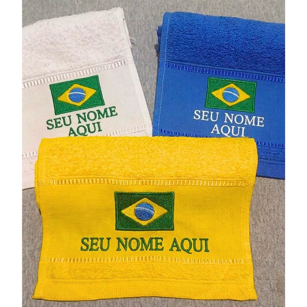 Toalhinha e Chaveiro BRASIL com NOME BORDADO PERSONALIZADO, lembrancinha, brindes, presente!