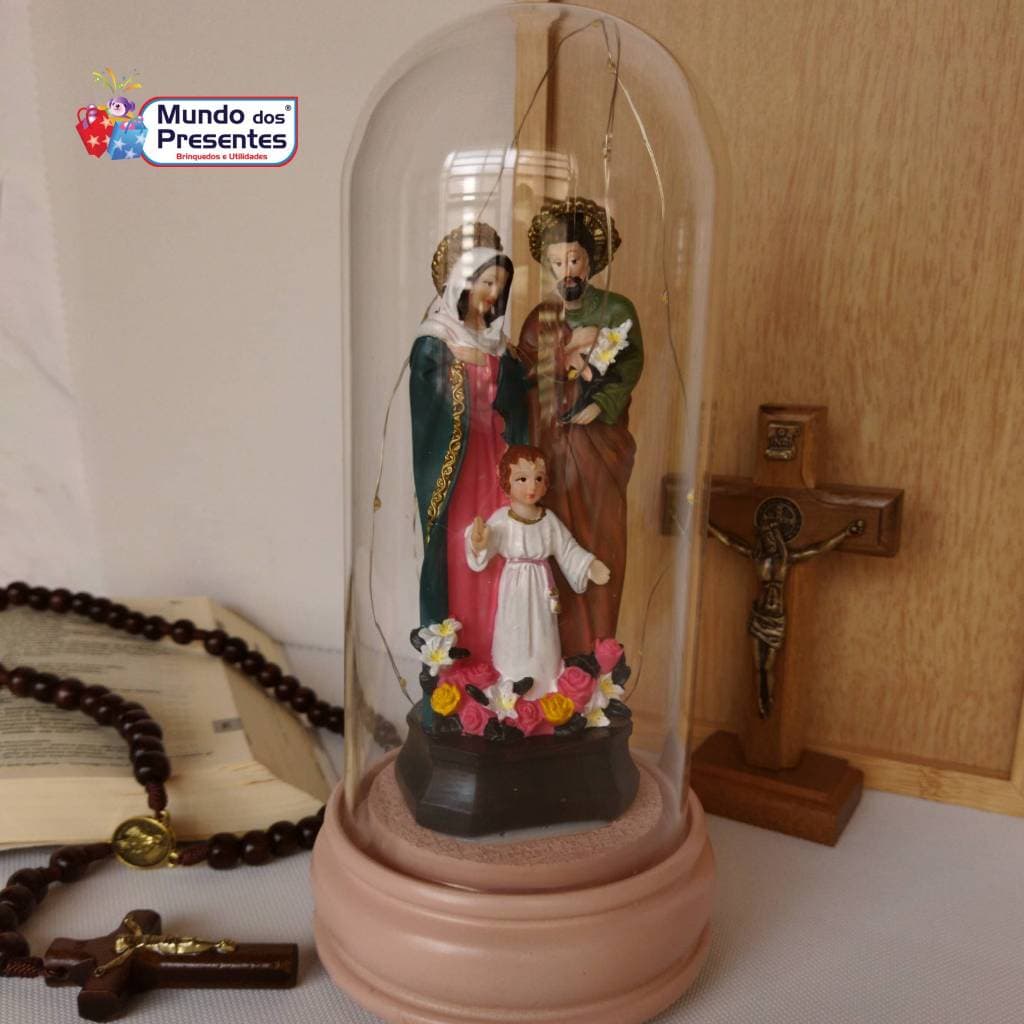 Enfeite de resina religioso com cúpula de vidro