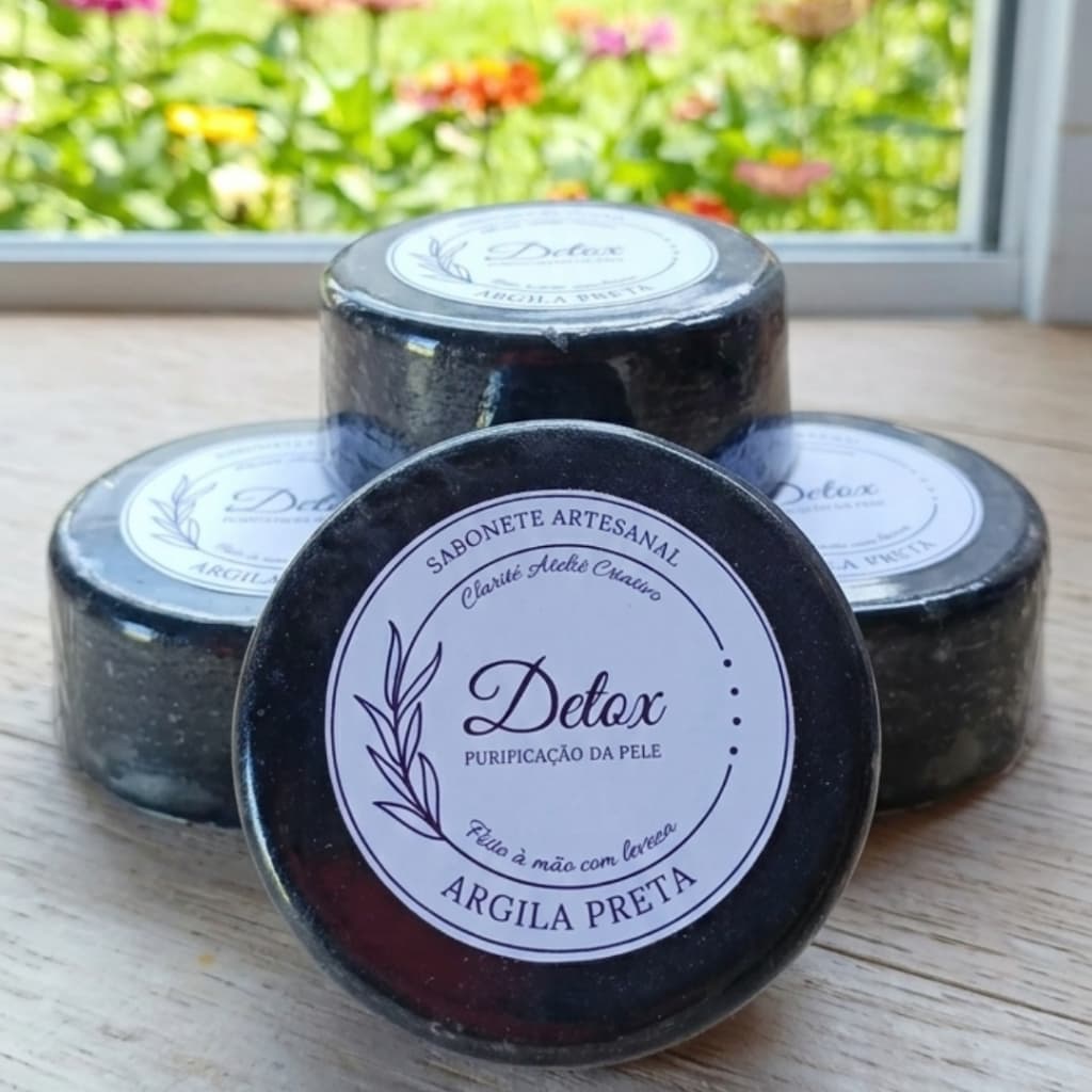 Sabonete de Argila 70gr, Argila preta detox, argila verde anti oleosidade e argila rosa revitalizante.