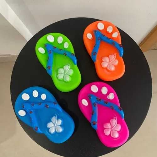 Brinquedo para cachorro chinelo de PVC com som 12,5x7,2x3cm