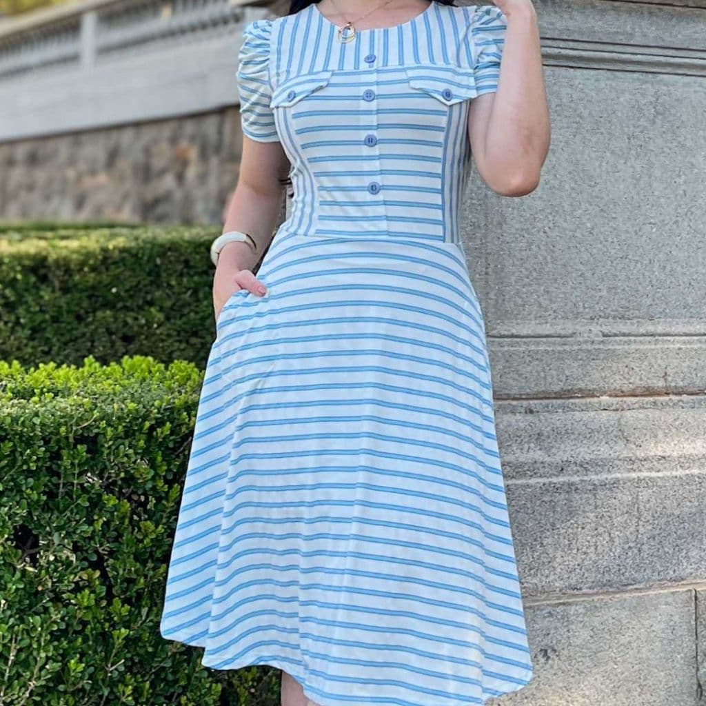 Vestido Feminino Midi Listrado Com Manga Curta Casual Elegante Com Botão Moda Evangélica Confortável
