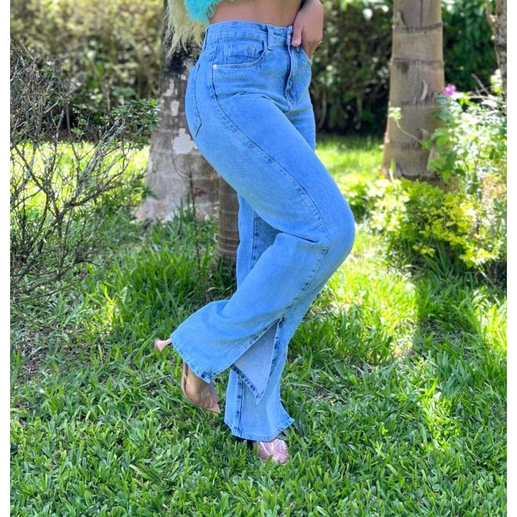 Calça WideLeg Jeans Feminina Abertura Lateral na Barra