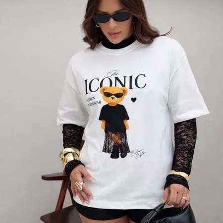Camiseta Feminina Ursinho Iconic Fashion T-Shirt Estampada Moda Casual Chic Tendência 2026 Estilosa