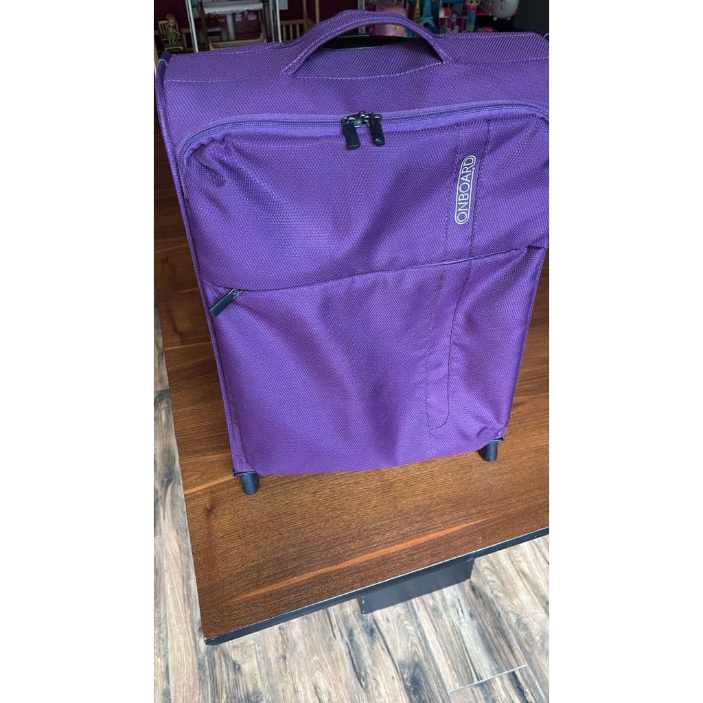 Mala de viagem bordo roxa 10kg (usada)
