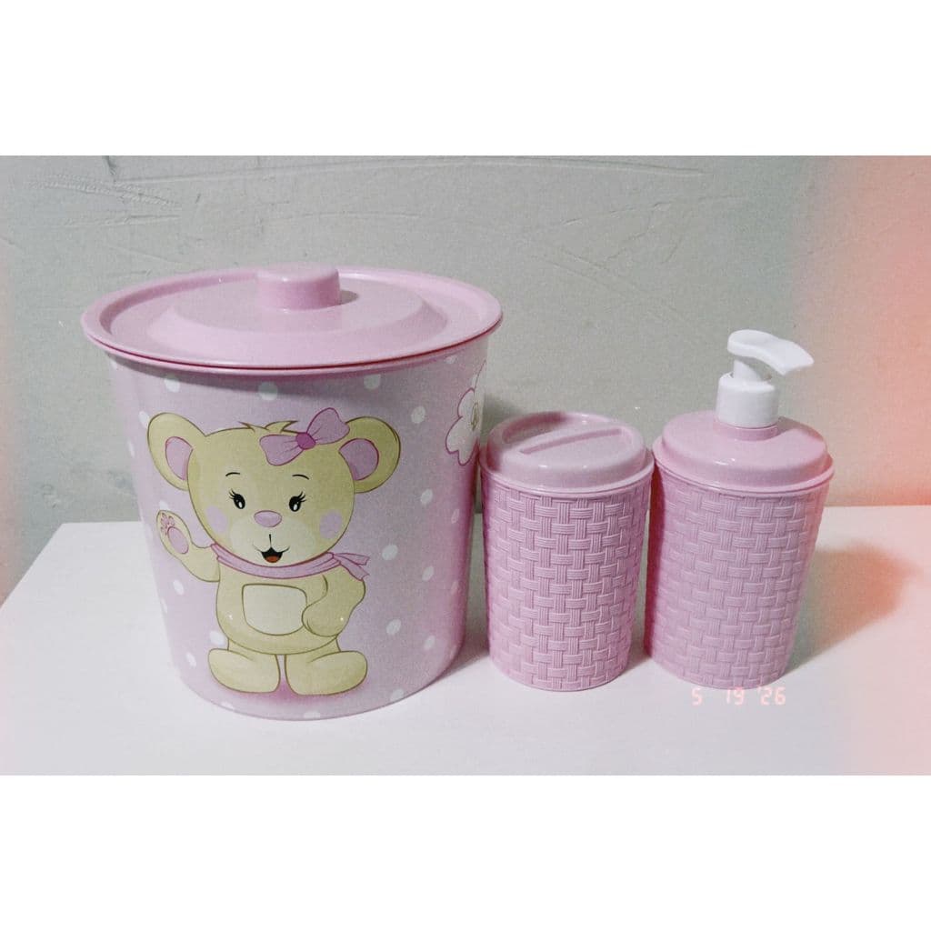 KIT MAMÃE E BEBÊ LIXEIRA PORTA COTONETE OU ALGODÃO PORTA SABONETE LIQUIDO URSINHA ROSA