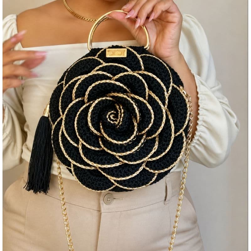 kit com duas bolsa mega rosa de crochê alça mão e alça transversal
