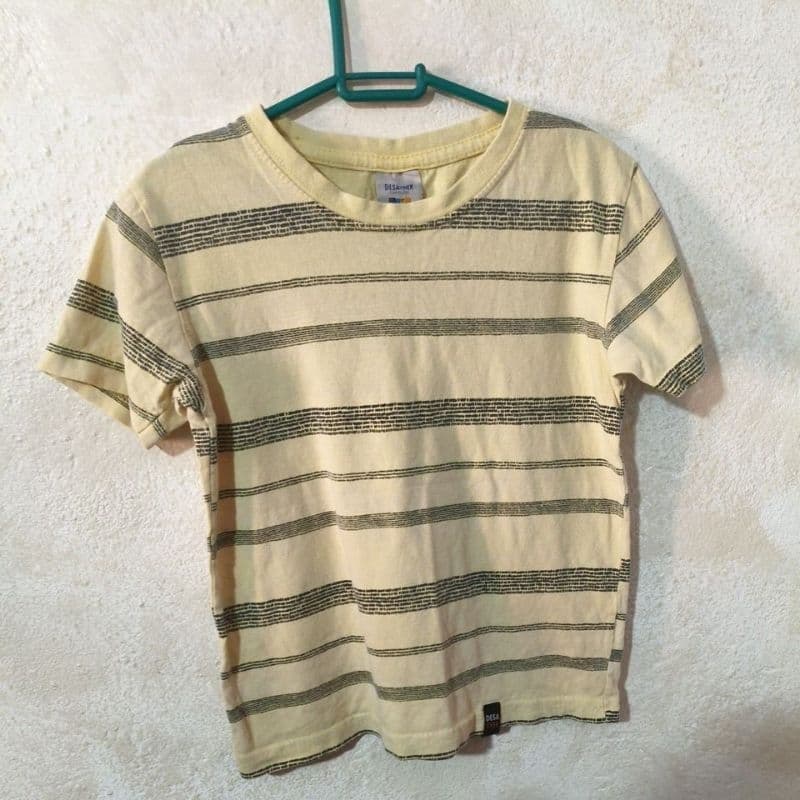 Blusa infantil listrada amarelo usada tamanho 4 desayner