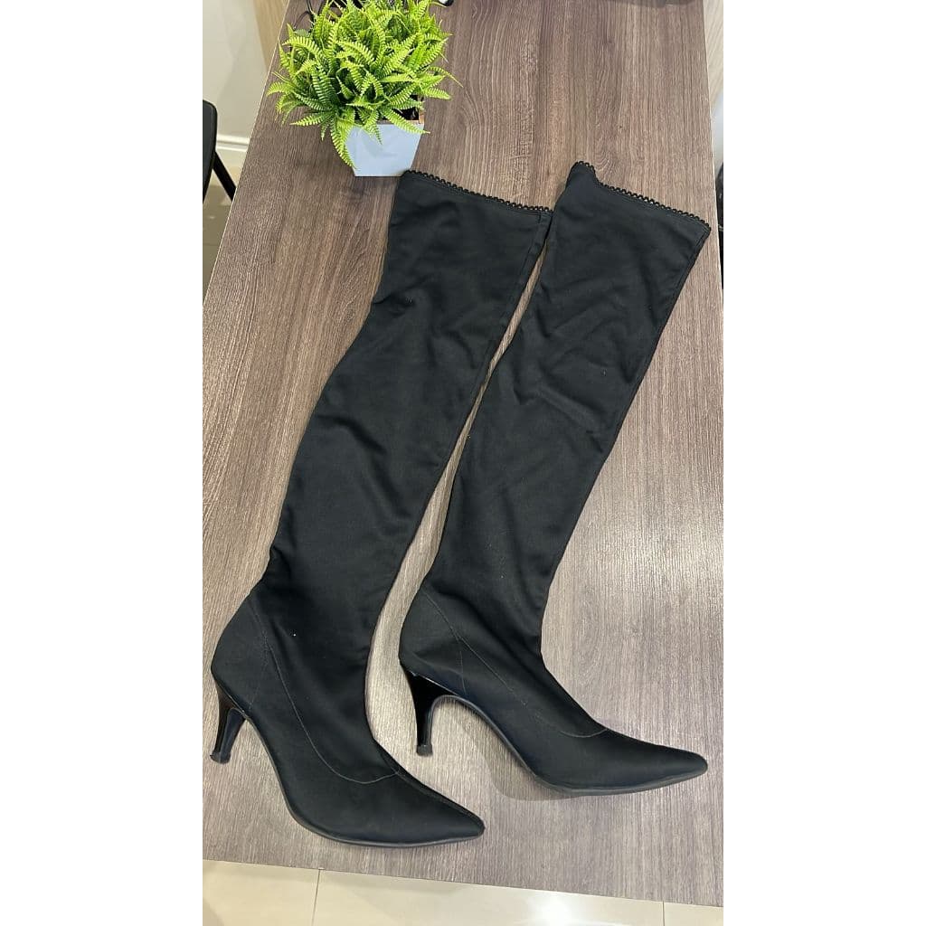 Bota Over nº 39- salto 7cm- produto usado