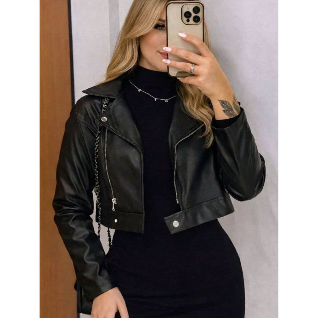 Jaqueta Feminina Couro Sintético Estilo Motoqueira com Zíper e Botões – Moderna e Elegante, Tendência Moda São João 2026