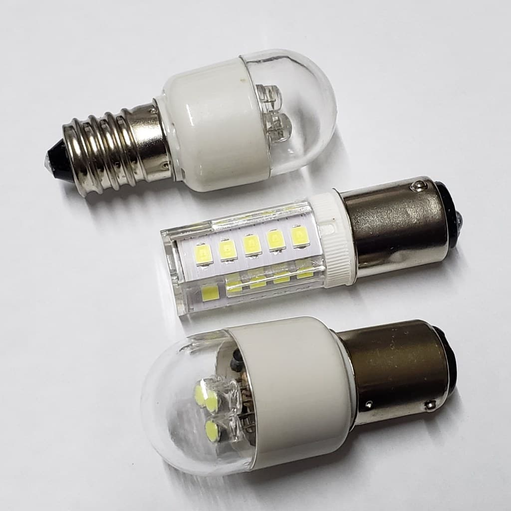 01/02UN - Lâmpada LED para Máquina de Costura BA15D 33 LEDS (Encaixe), E14 3 LEDS (Rosca G) E BA15D 3 LEDS (Encaixe))