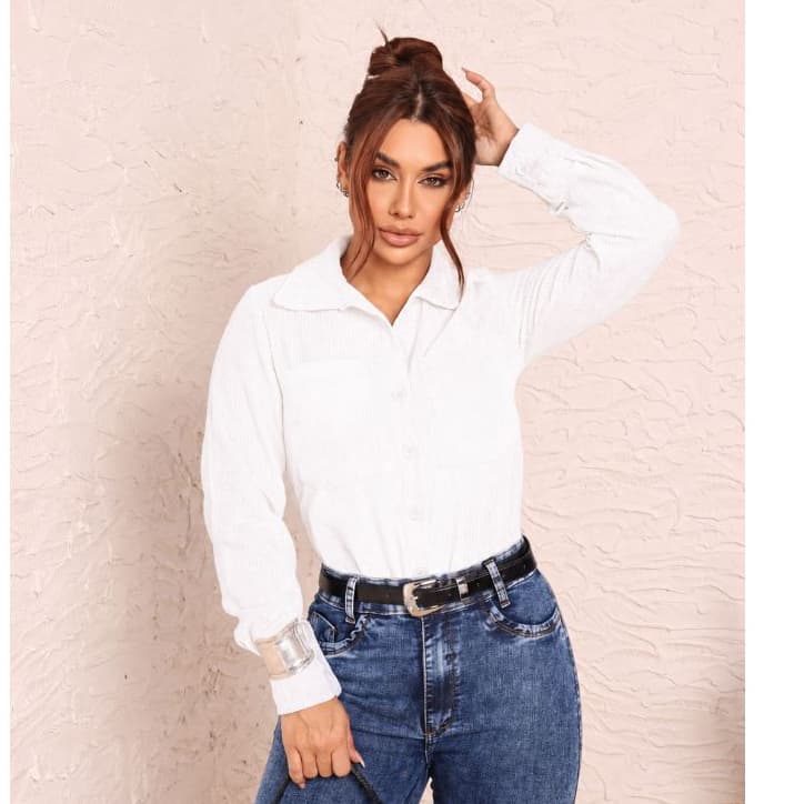 Camisa Feminina Veludo Cotelê Manga Longa com Bolsos e Botões
