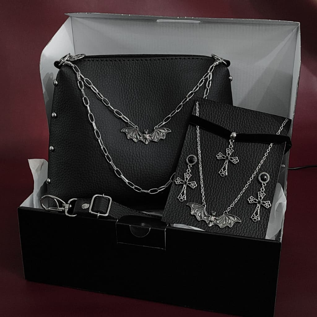Kit Presente Gótico Caixa Premium Bolsa Tiracolo Morcego Colar Brinco Choker Crucifixo
