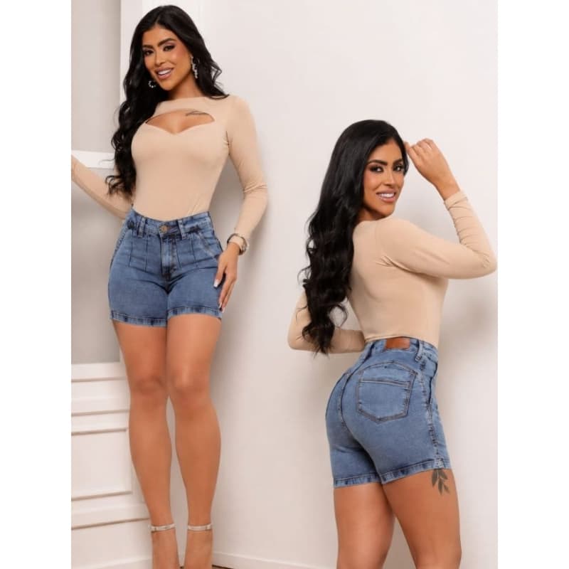 Short Jeans BIA com Lycra Meia Coxa Empina Bumbum com detalhe de pinças bermuda coladinha confortável