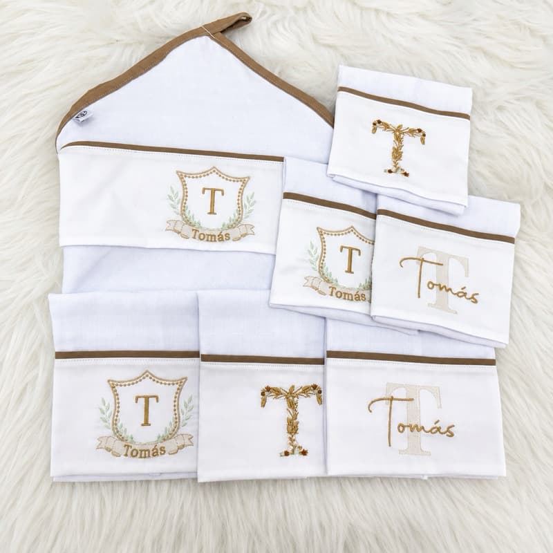 Kit para bebês ideal para levar à maternidade contendo 1 toalha fralda + 3passeio + 3 boca Personalizados nome bebê