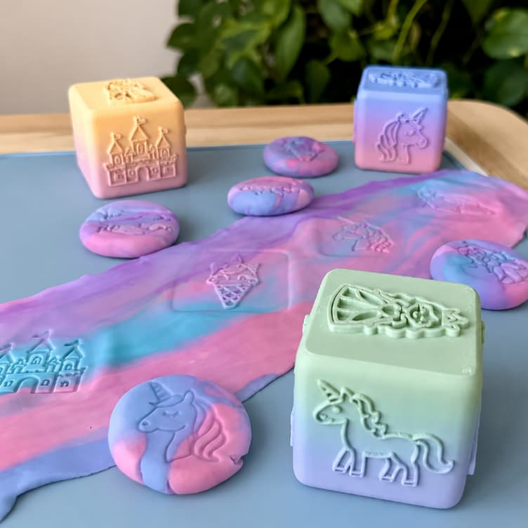 Cubo para Argila e Biscuit 6 Lados Unicórnio Princesa Castelo Mágico Massa de Modelar Infantil