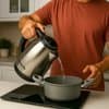 Chaleira Elétrica Inox 2L, 220V Aquecimento Rápido Potente Ideal para ferver Àgua Chá Café Chimarrão