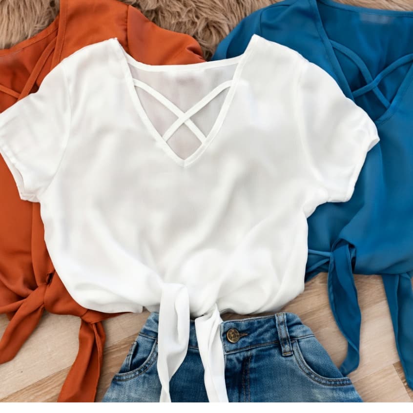 Cropped Feminino em Seda com Amarração Frontal – Decote Transpassado – Tamanho P – Leve e Elegante