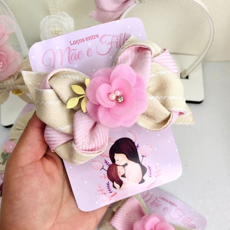 Laço infantil Bege Floral/Rosa/Flor/Luxo/Delicado/Arrumado/Aniversário