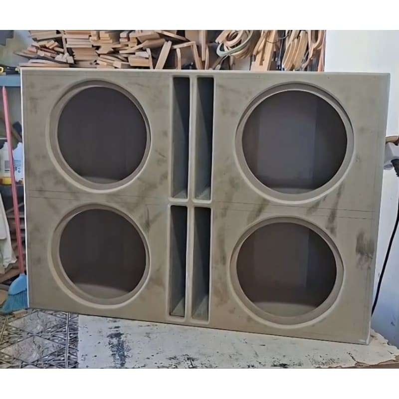 Caixa moldurada para 4 subwoofer 10", crua