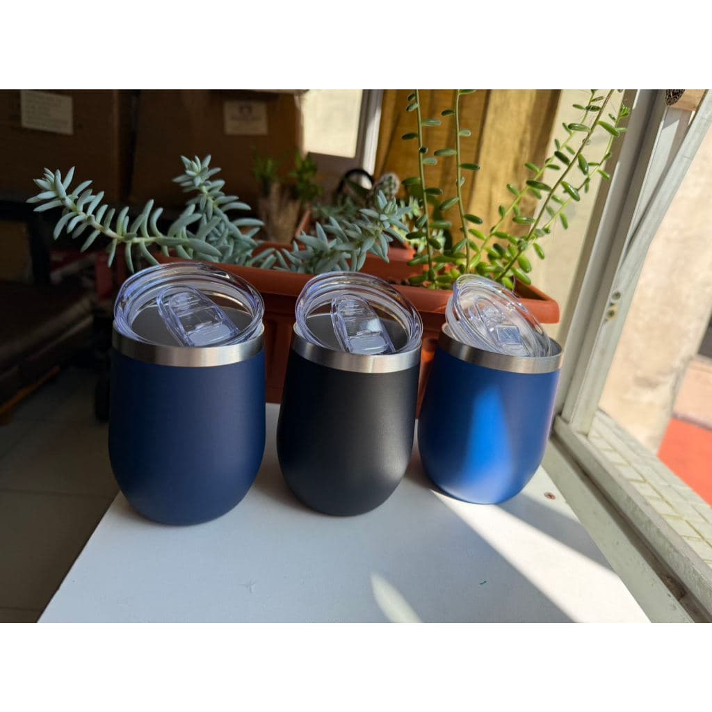 Copo de aço inoxidável em formato de U com capacidade para 360ml, tampa de design moderno e isolamento térmico.鸡蛋杯