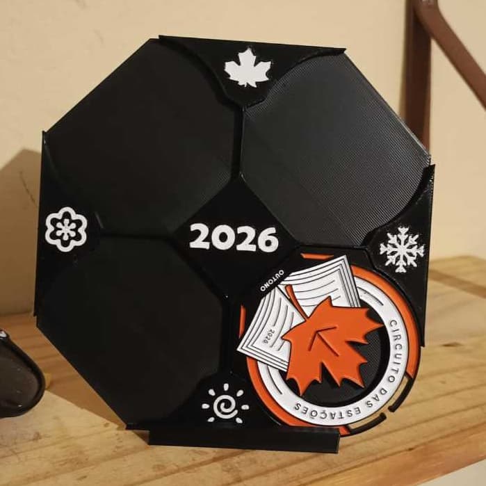 Mandala Porta Medalhas Corrida das Estações 2026– Suporte para 4 Medalhas – Display Decorativo 15cm em PLA Premium