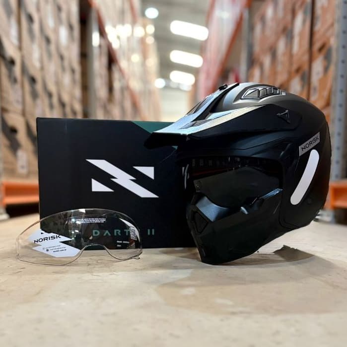 Capacete Norisk Darth II Preto Fosco Aberto Fechado Masc. Feminino 2 Viseiras Cristal e Fume 4 Em 1