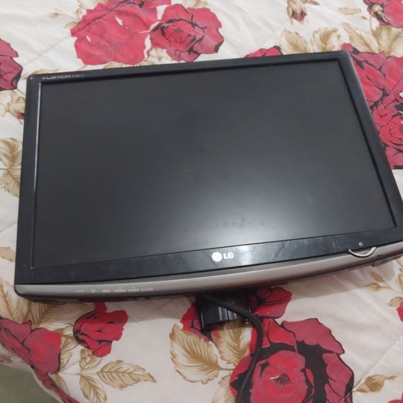 sucata monitor lg w1952tq para retirada de peças