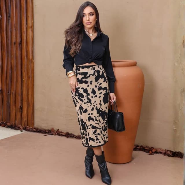 Saia Midi Cow Print Gringa Moda Evangélica Elegante e Estilosa Saia Longa Animal Print Vaquinha Moda Blogueira
