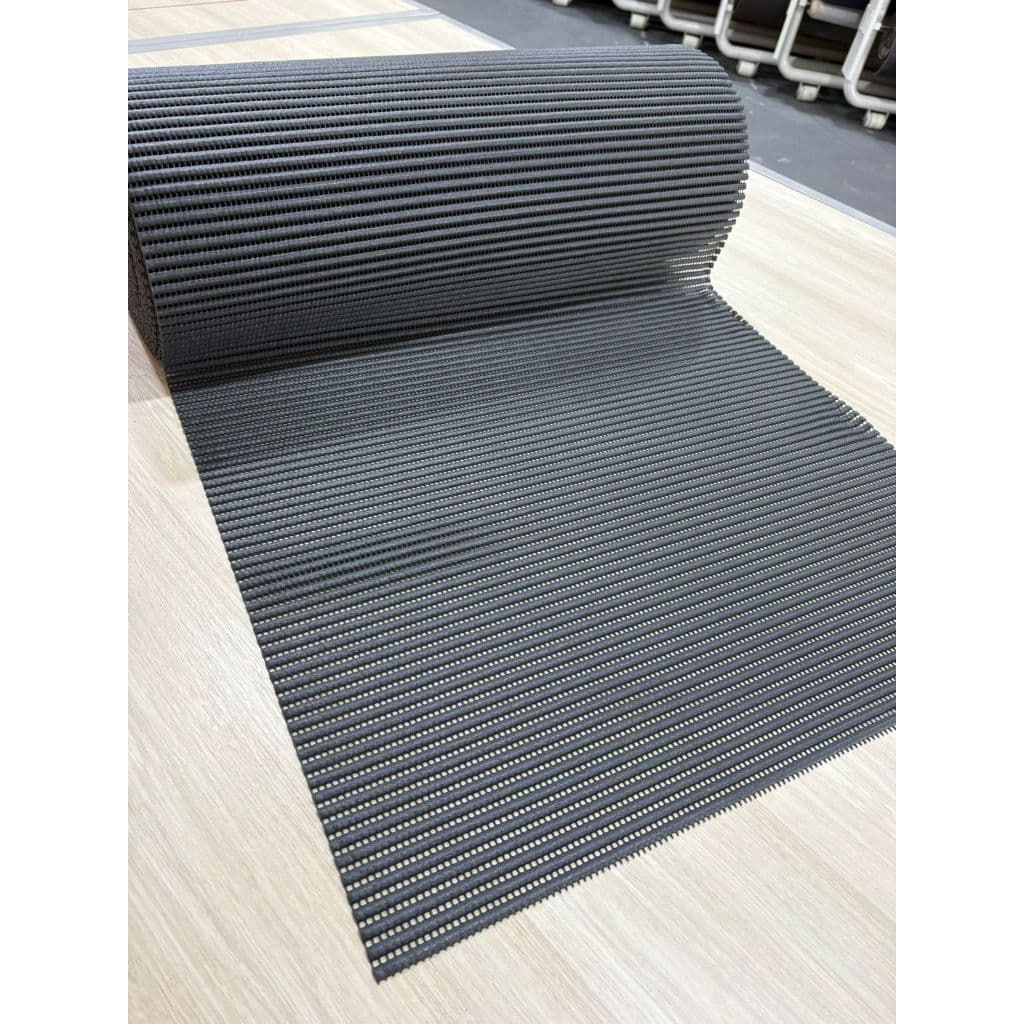 Passadeira Emborrachada Antiderrapante 65cm Largura, Cor Preta, ideal para ioga, pilates, fisioterapia e exercícios
