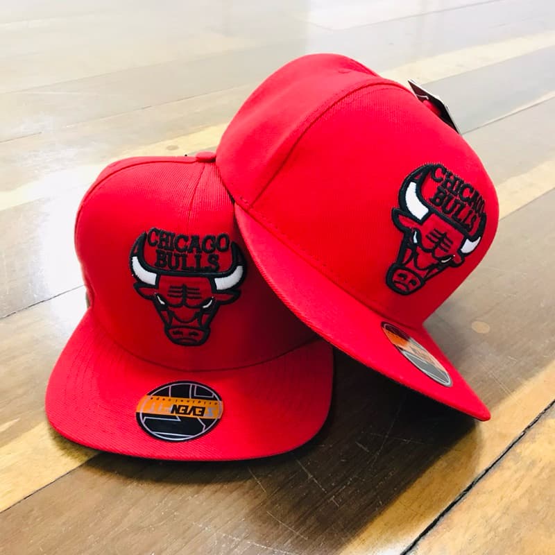 Boné Aba Reta Chicago B. Vermelho Masculino e feminino / SnapBack/  Bordado