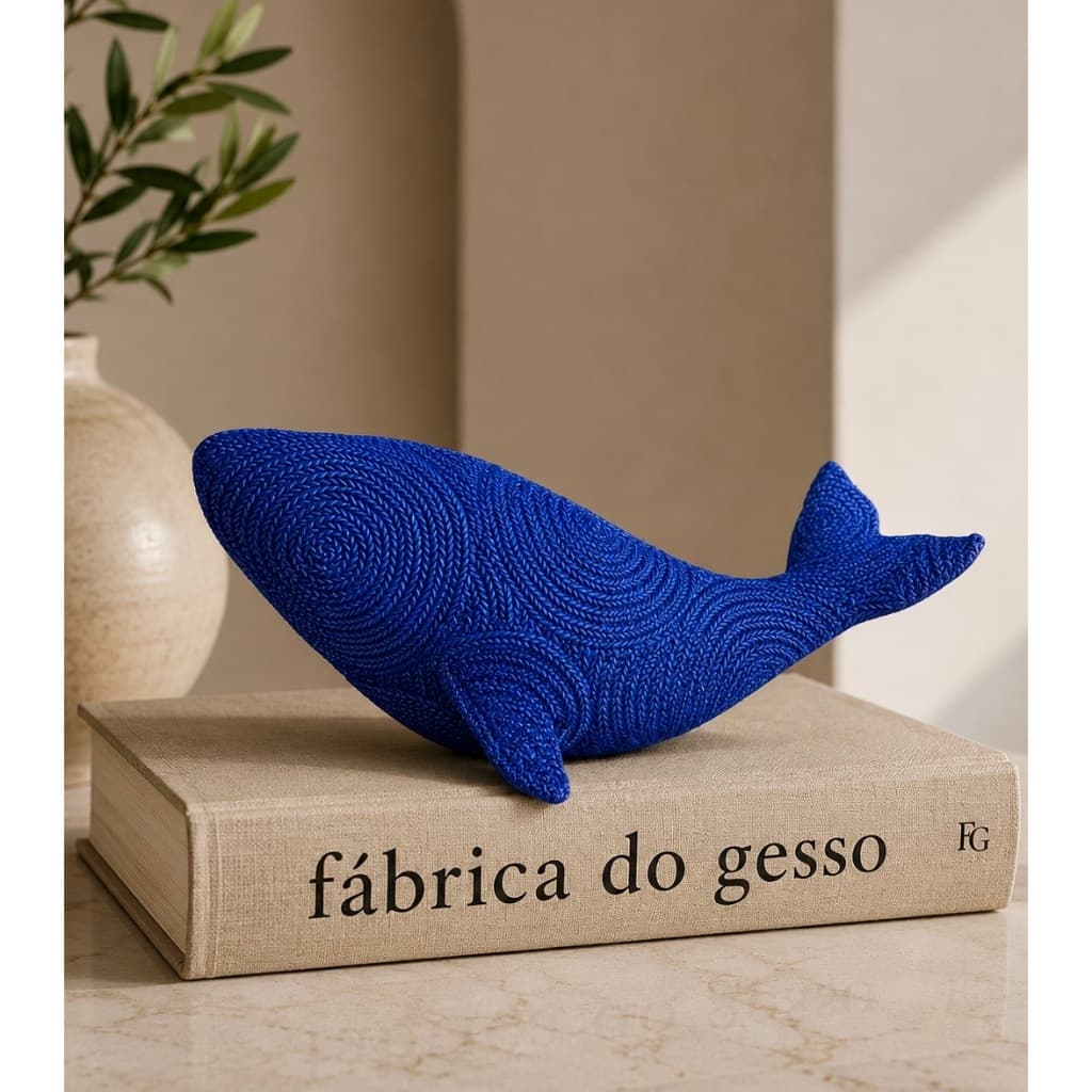 Escultura Baleia Crochê Pequena em Gesso Azul decoração sala escultura decorativa