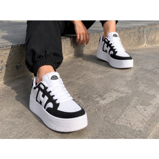 Tenis Feminino Moda Classico Black White Cadarço Grosso Lançamento Confortavel Leve Respiravel Envio Rapido