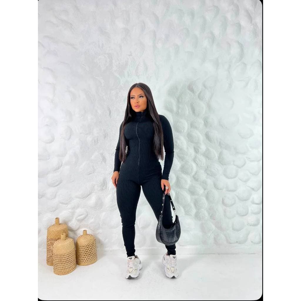Macacão Feminino Canelado Preto Manga Longa com Zíper – Elegante, Moderno e Modelador