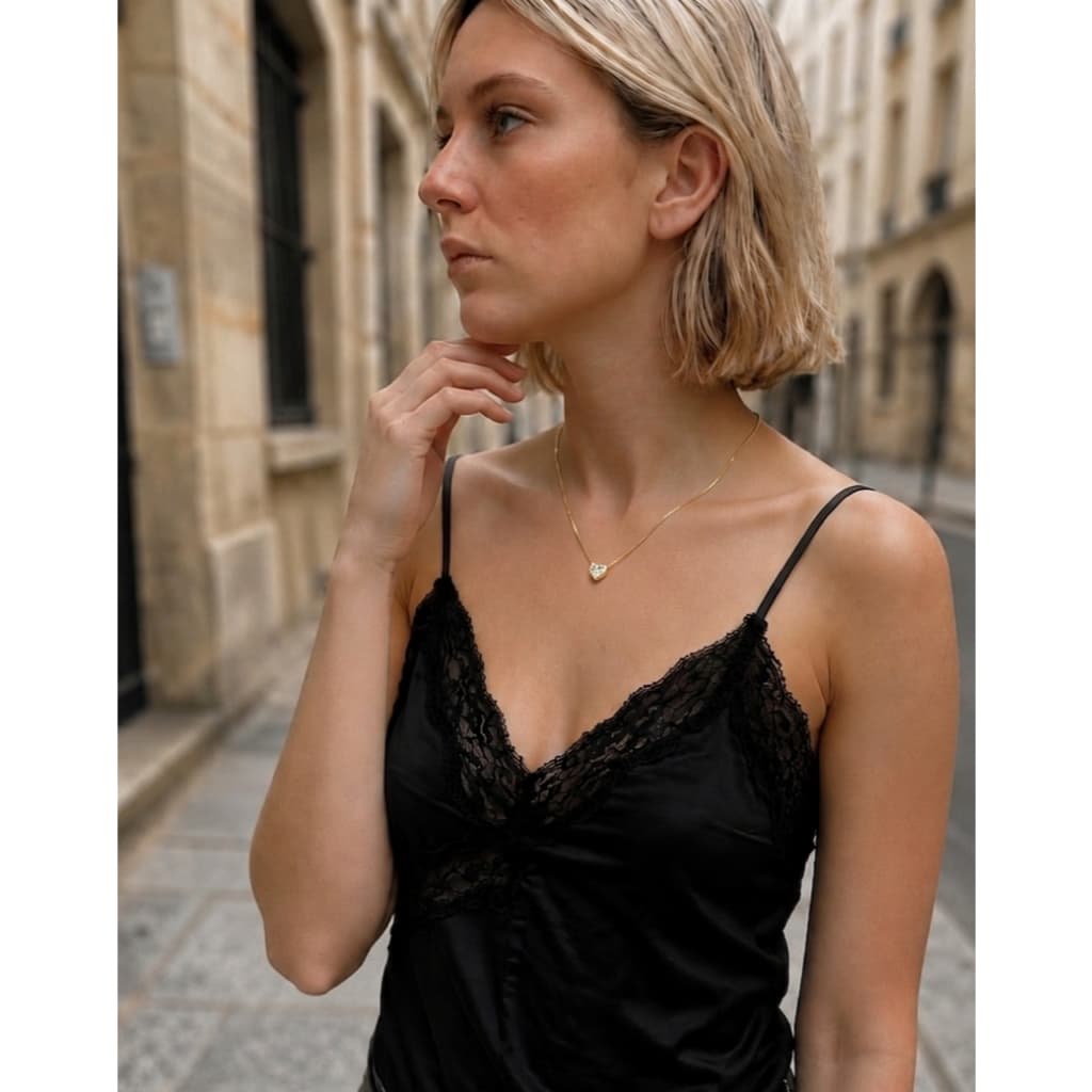 Colar Veneziana com Coração Cristal Encapsulado – Banhado a Ouro 18K