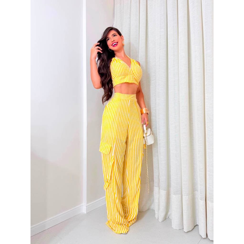 Conjunto Feminino Listrado Amarelo | Cropped Decote V + Calça Pantalona | Moda Verão Elegante