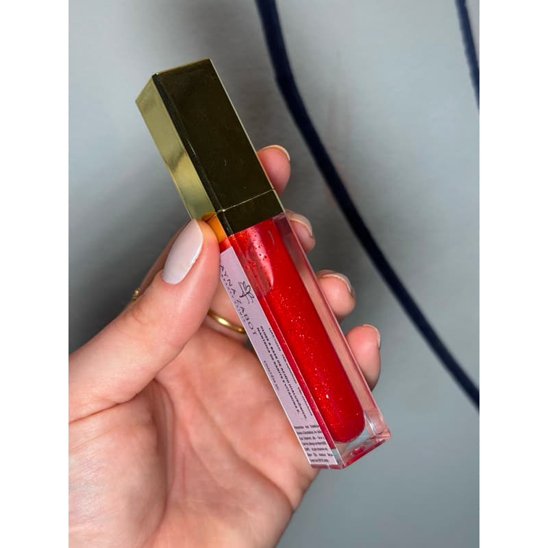 Gloss labial brilho intenso hidratante by Tayná Zabot