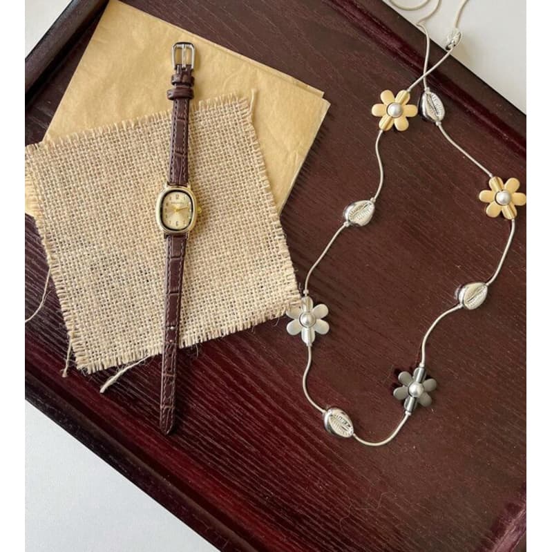 Relógio Feminino Vintage Retrô Mini | Pulseira de Couro | Estilo Dorama Elegante