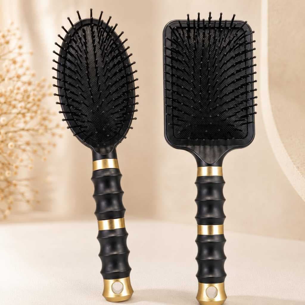 Escova Profissional para Cabelos Modelo Oval ou Raquete Almofadada Cerdas Macias Desembaraça Sem Quebrar