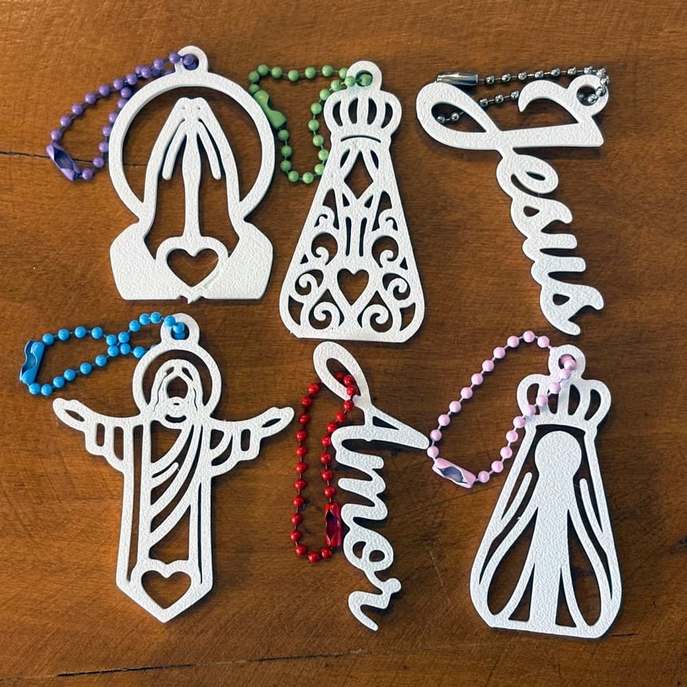 Kit 10 Lembrancinhas Religiosas Pingente Chaveiro Nossa Senhora Jesus Fé