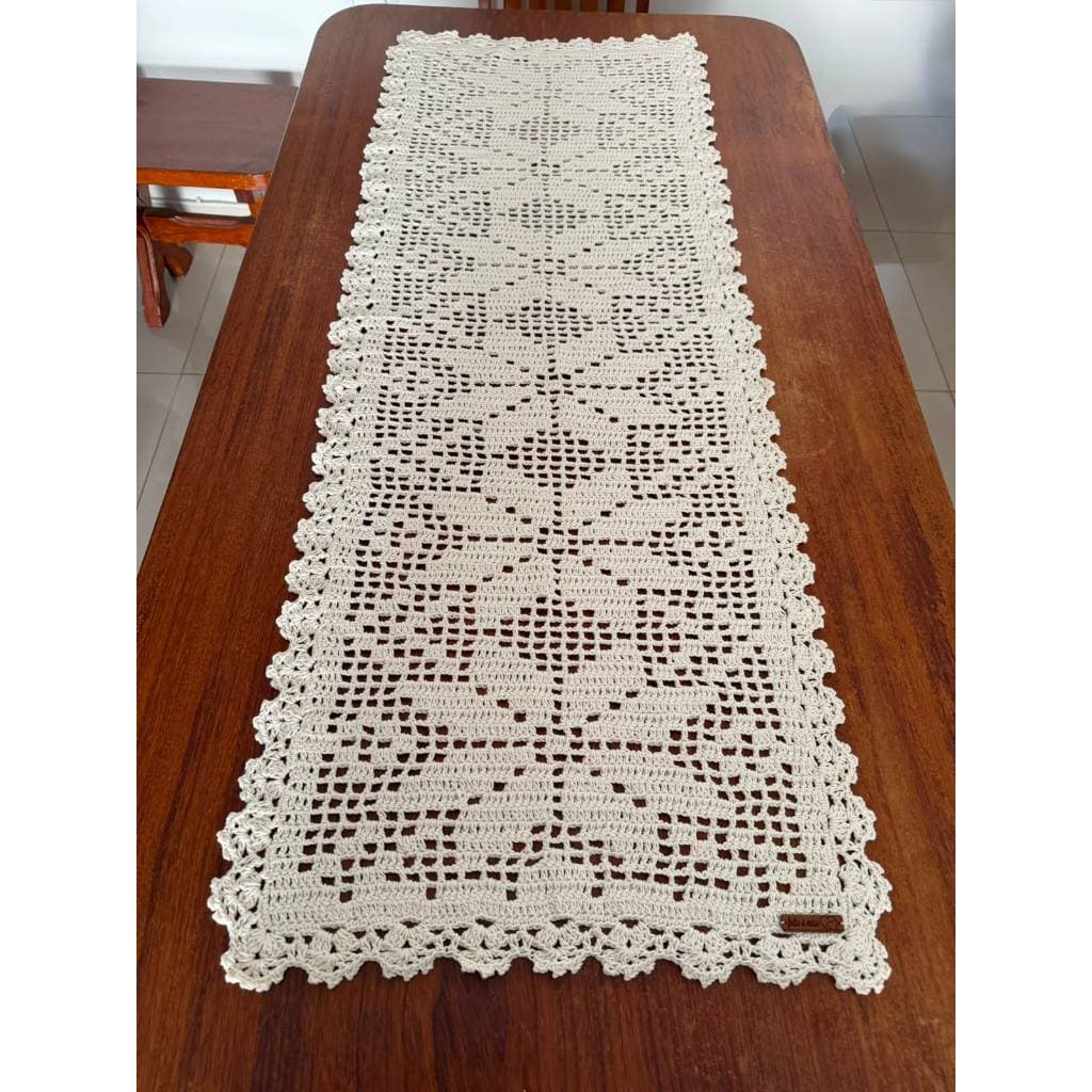 Caminho de Mesa Flores | Crochê Feito a Mão by Patrícia Garcia Crochê