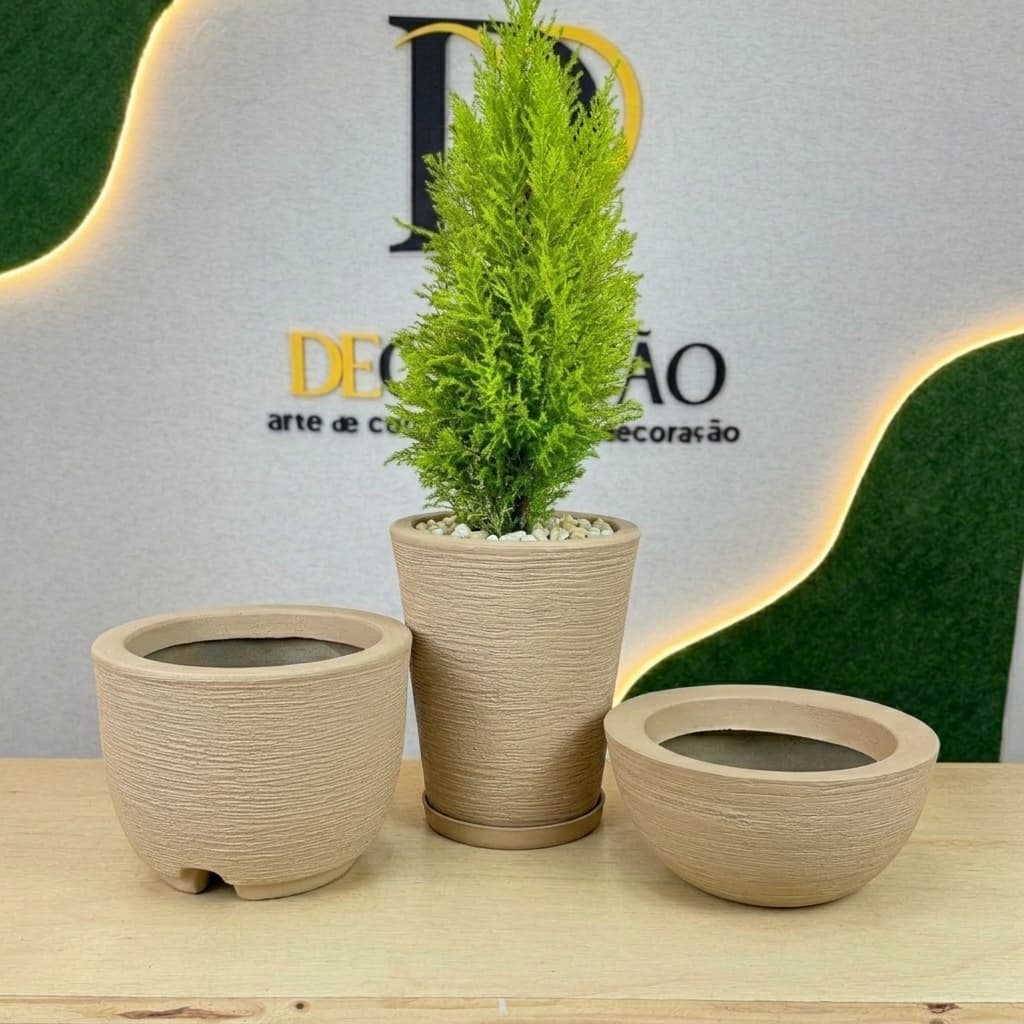 Kit Com 3 Vasos Decorativo de Planta Escovado Polietileno Com Prato Cone Bojo Bacia