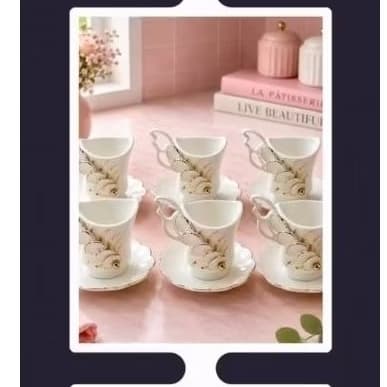 Jogo de Xícaras de Café em Porcelana com Flores em Relevo – 12 Peças