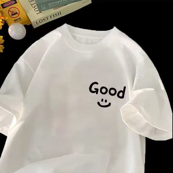 Camiseta Feminina Estampa Good com Carinha Preto Branco Modelo Oversized