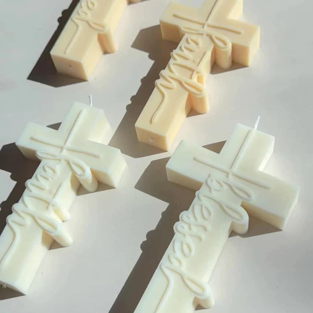 KIT 2 Velas Cruz Religião Colorida Perfumada