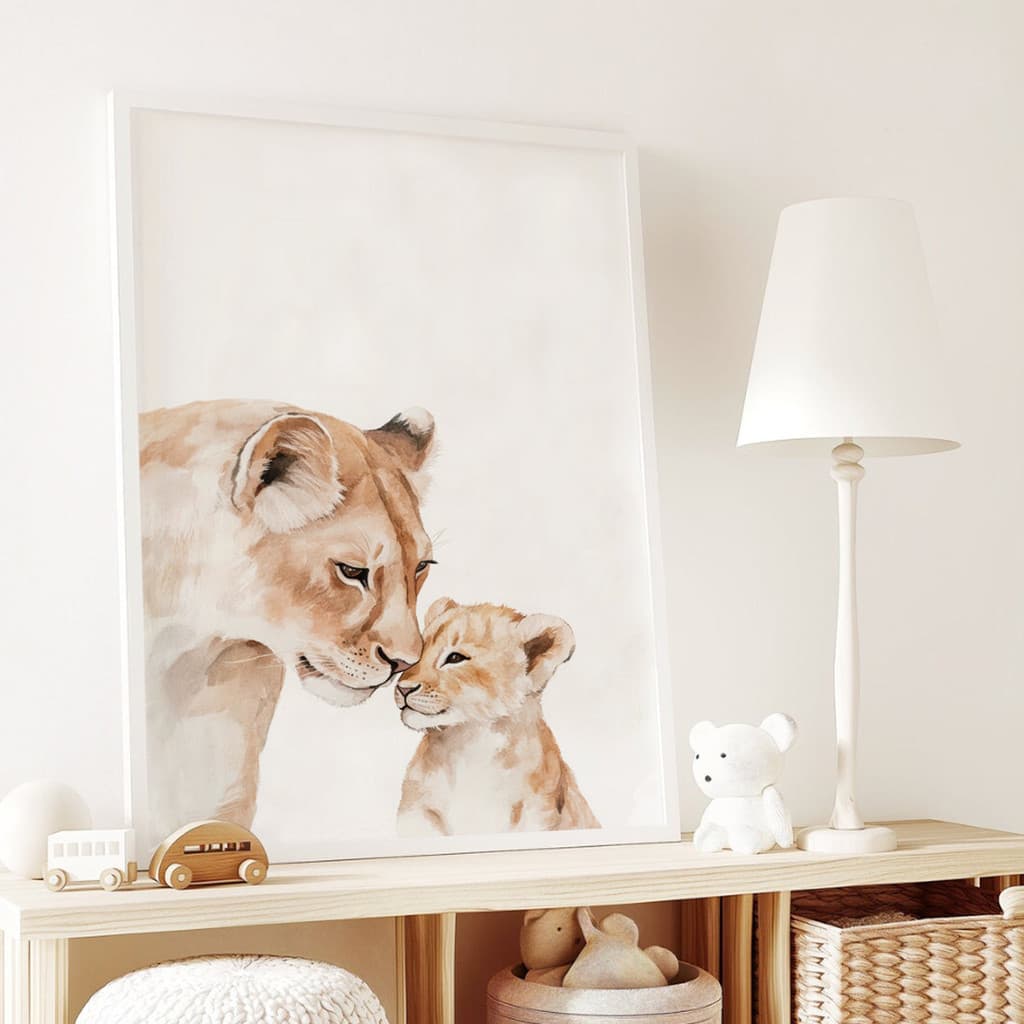 Quadro Decorativo Filhote e Mãe Leoa Família Bebê Leãozinho Em Aquarela Com Moldura