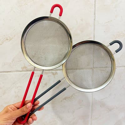 Peneira Premium 14cm em Silicone e Inox – Azul e Vermelha